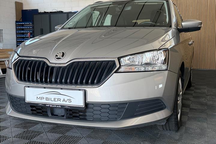 Beige Skoda Fabia fra 2019