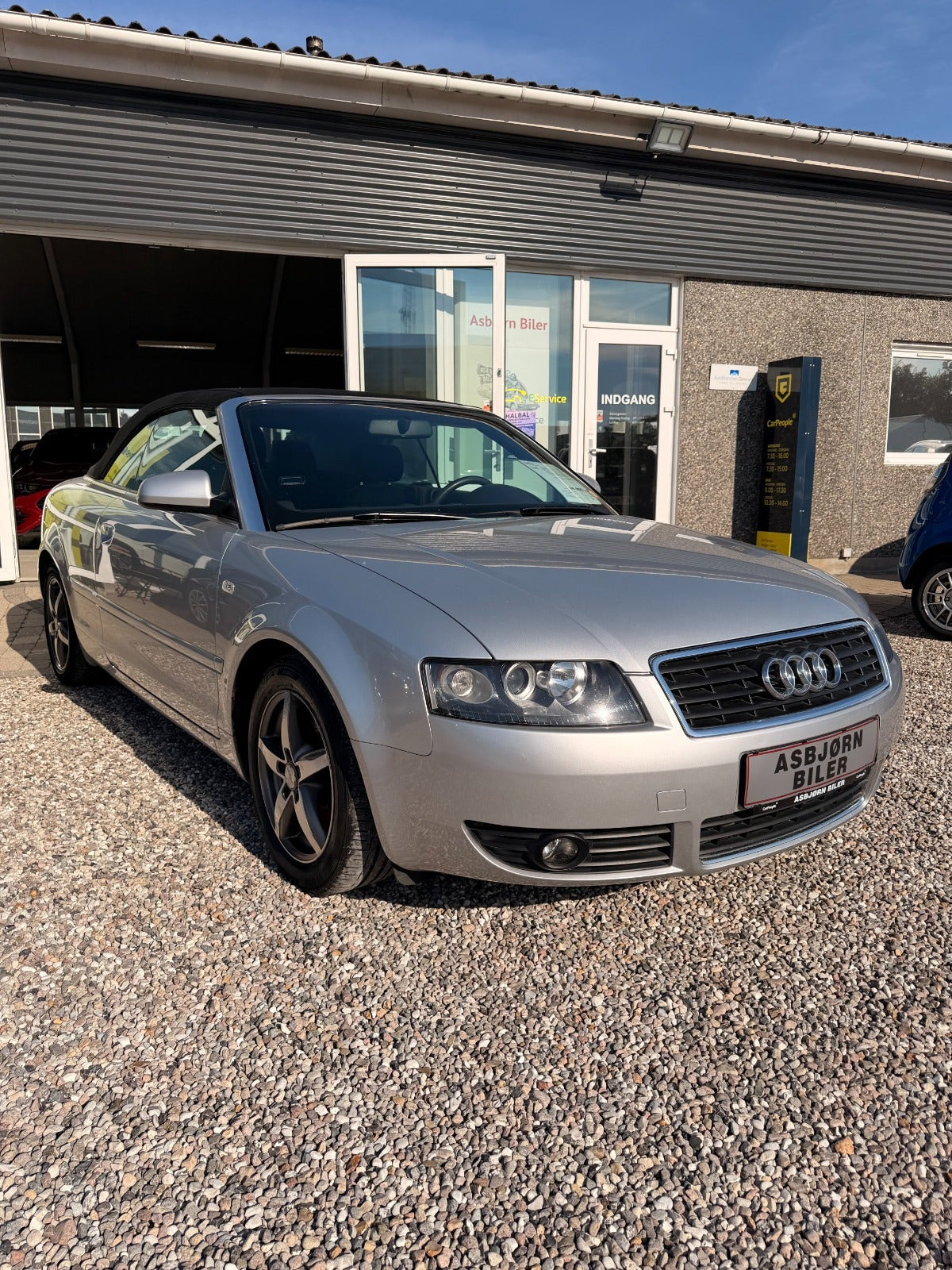 Sølv Audi A4 fra 2003