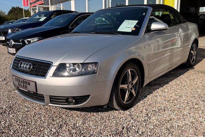 Sølv Audi A4 fra 2003