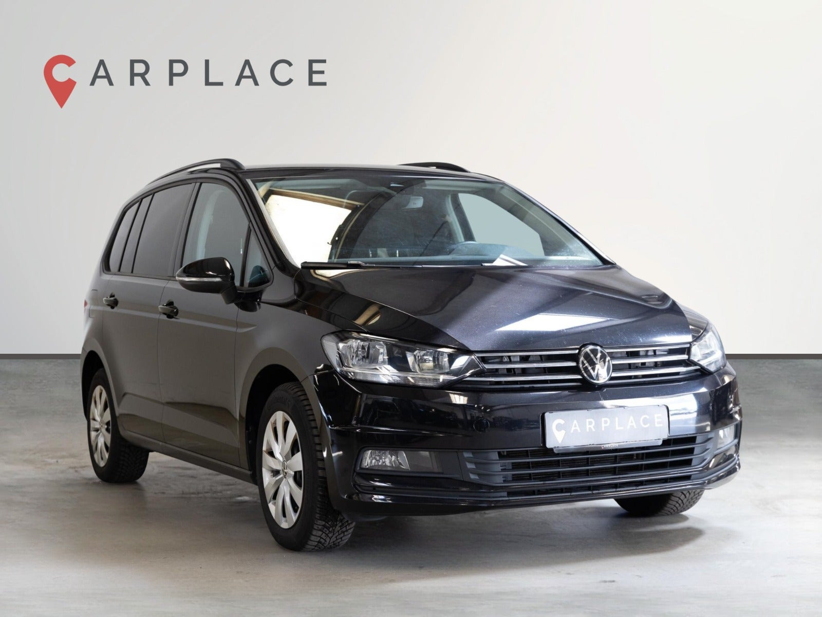 Sort VW Touran fra 2023