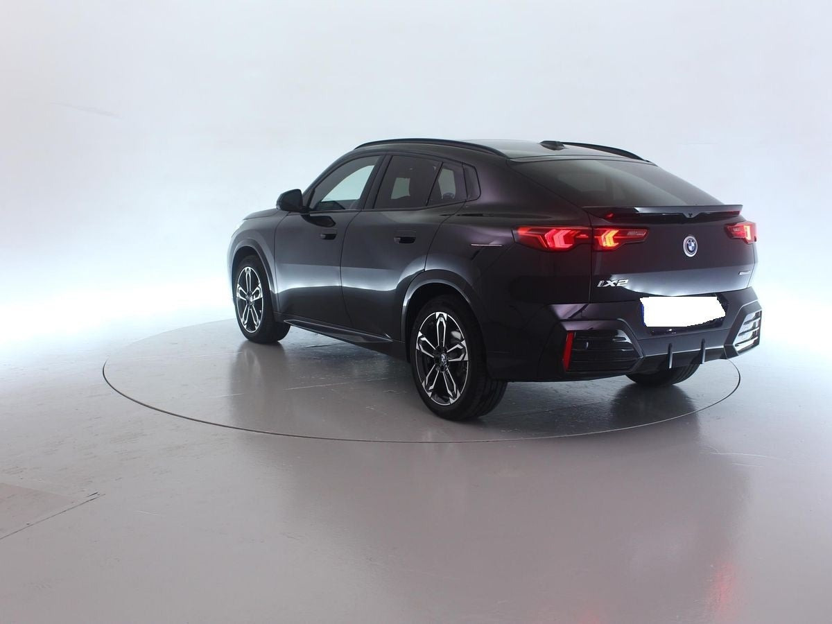 Sort BMW iX2 fra 2026