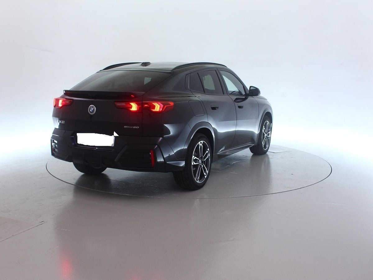 Sort BMW iX2 fra 2026