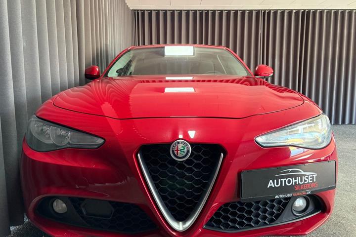 undefined Alfa Romeo Giulia fra 2016