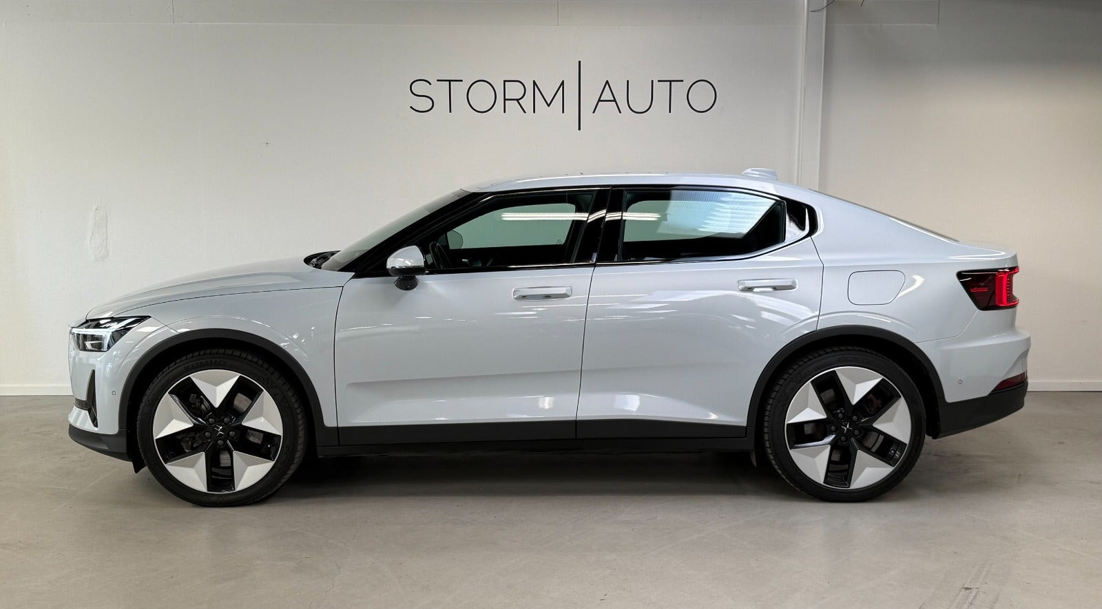Hvid Polestar 2 fra 2024