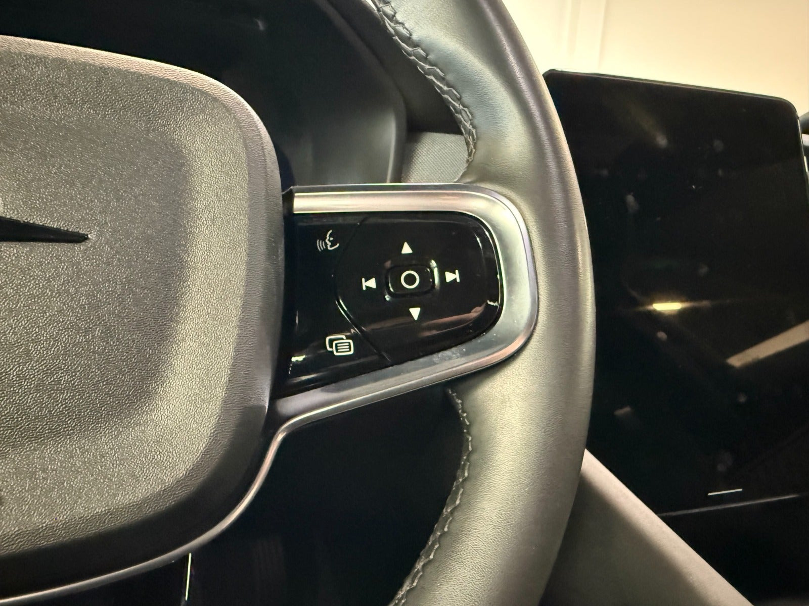 Hvid Polestar 2 fra 2024