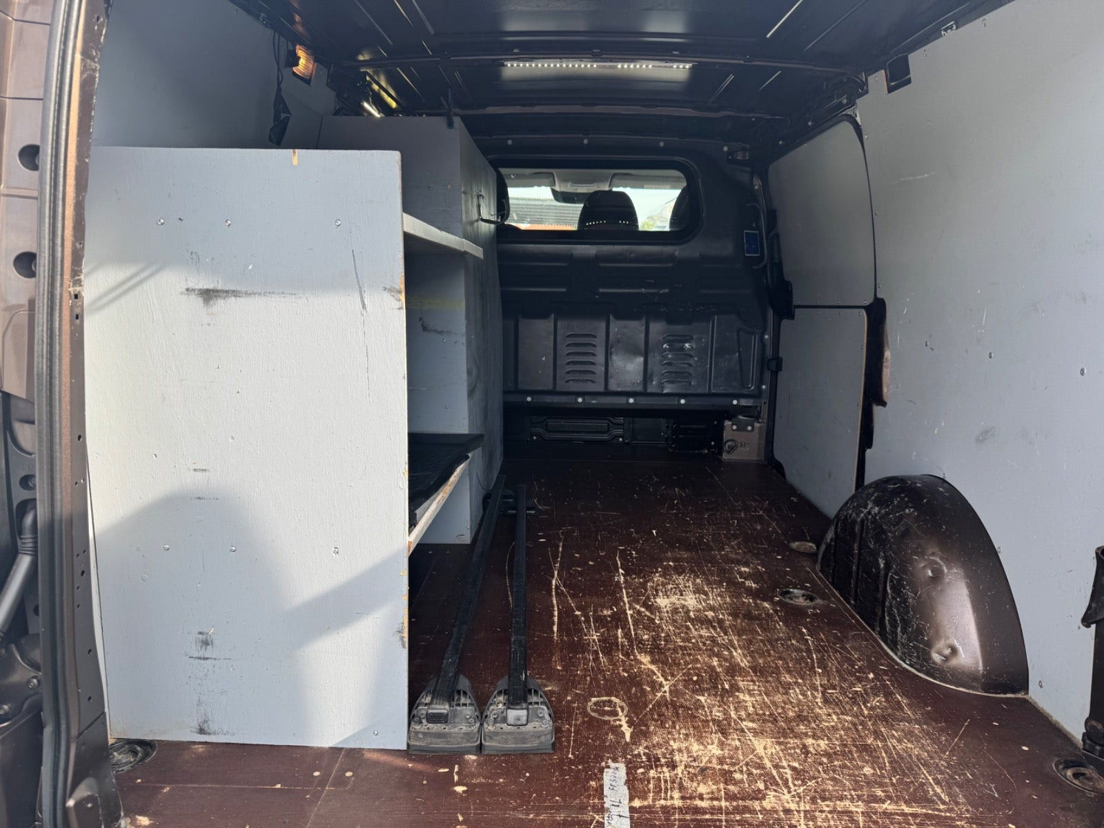 Brun Mercedes Vito 114 fra 2016