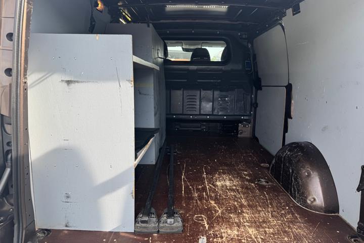 Brun Mercedes Vito 114 fra 2016