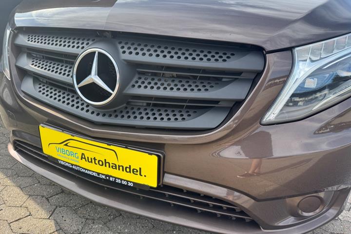 Brun Mercedes Vito 114 fra 2016