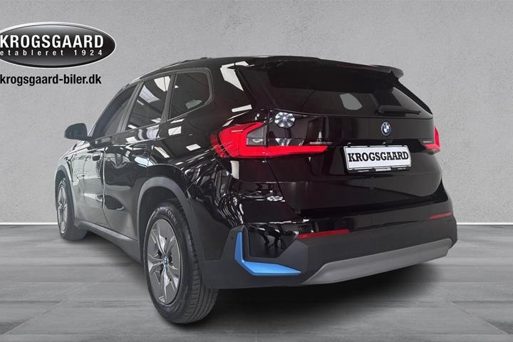 Sort BMW iX1 fra 2023