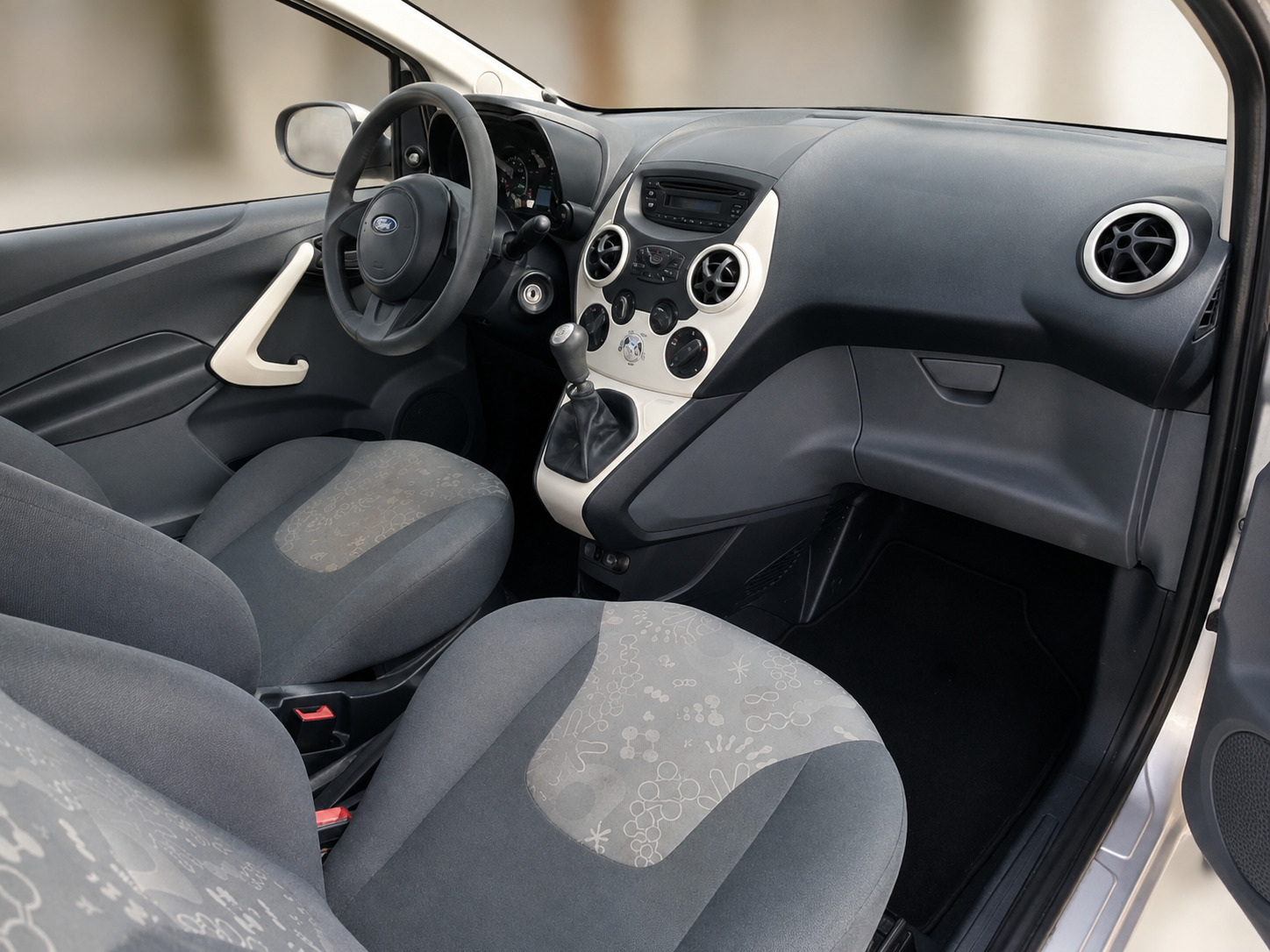 Sølv Ford Ka fra 2010
