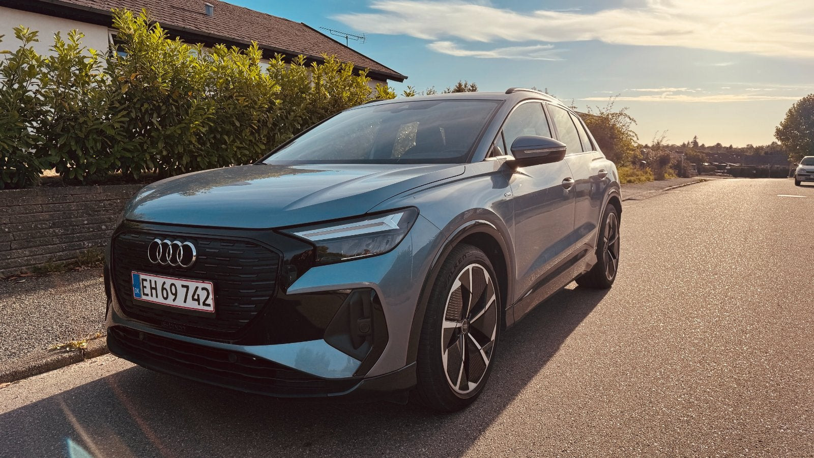 Blå Audi Q4 e-tron fra 2022