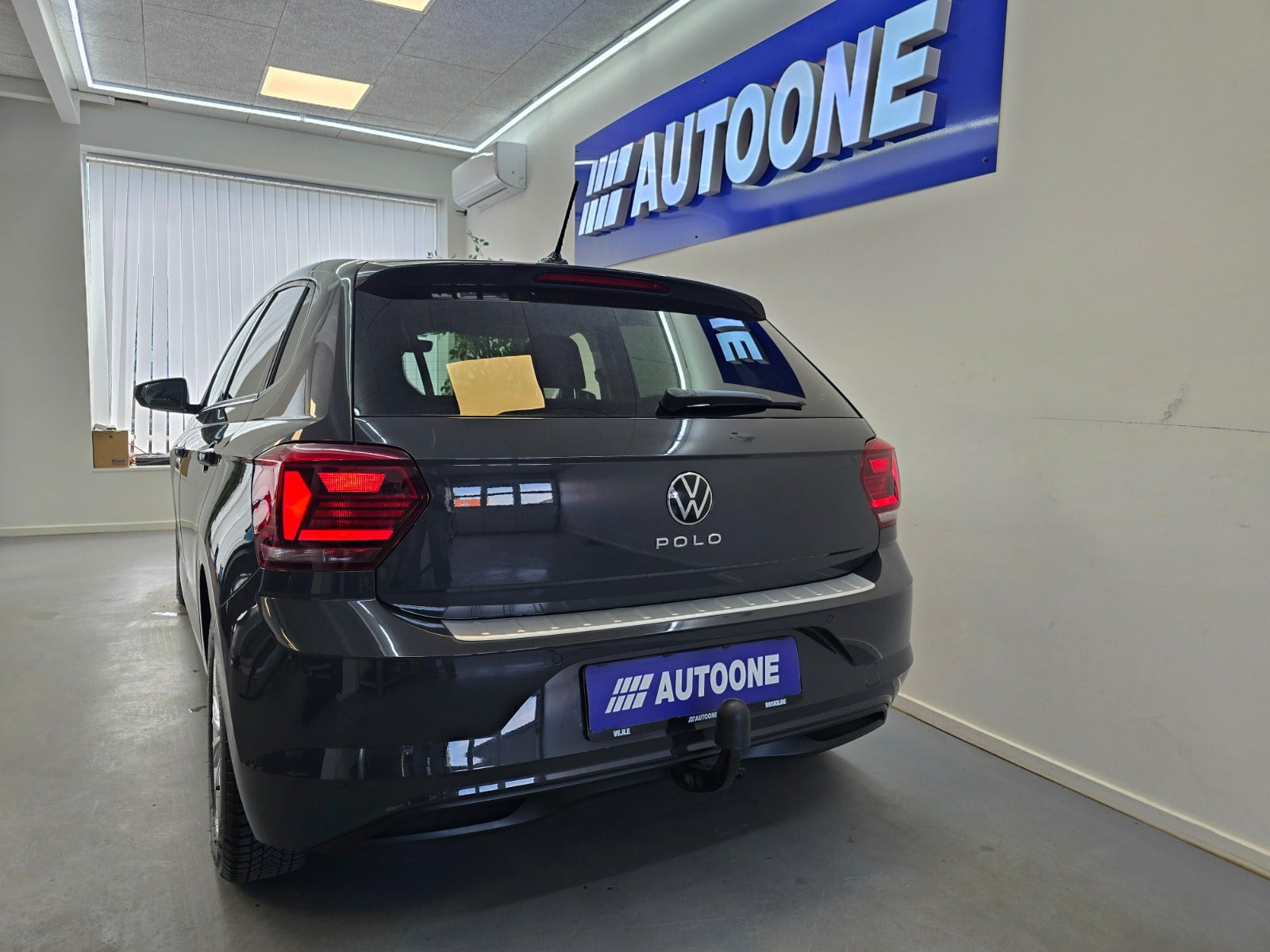 Grå VW Polo fra 2021