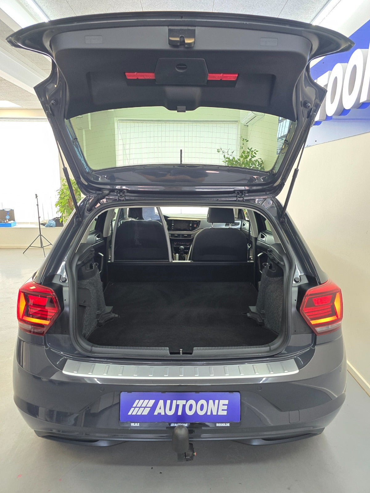 Grå VW Polo fra 2021