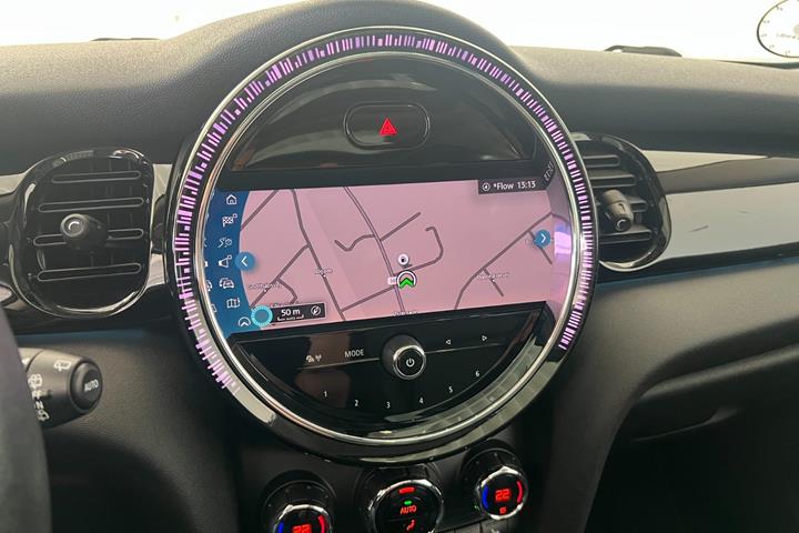 Sølv Mini Cooper SE fra 2021