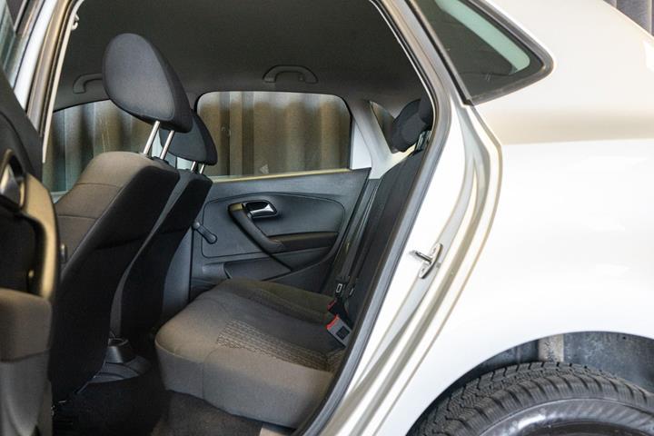 Sølv VW Polo fra 2016