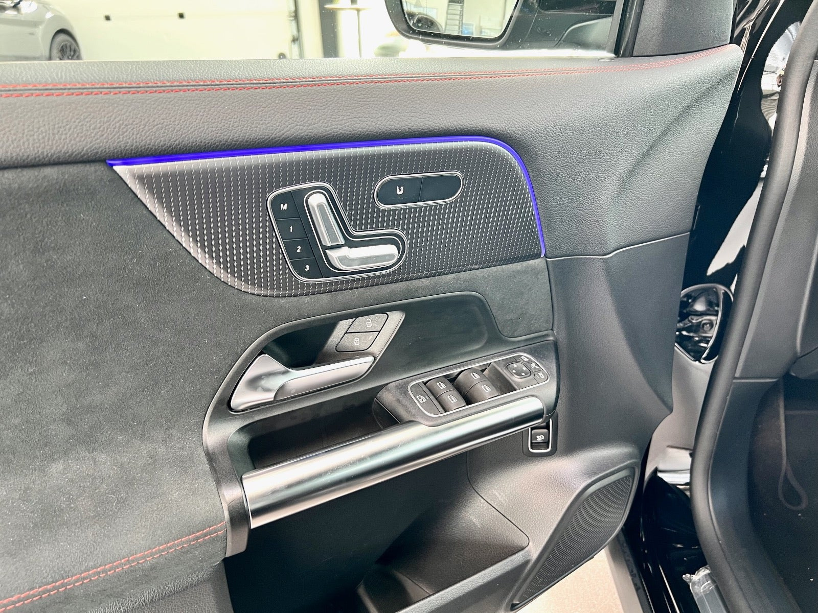Sort Mercedes EQA250+ fra 2023