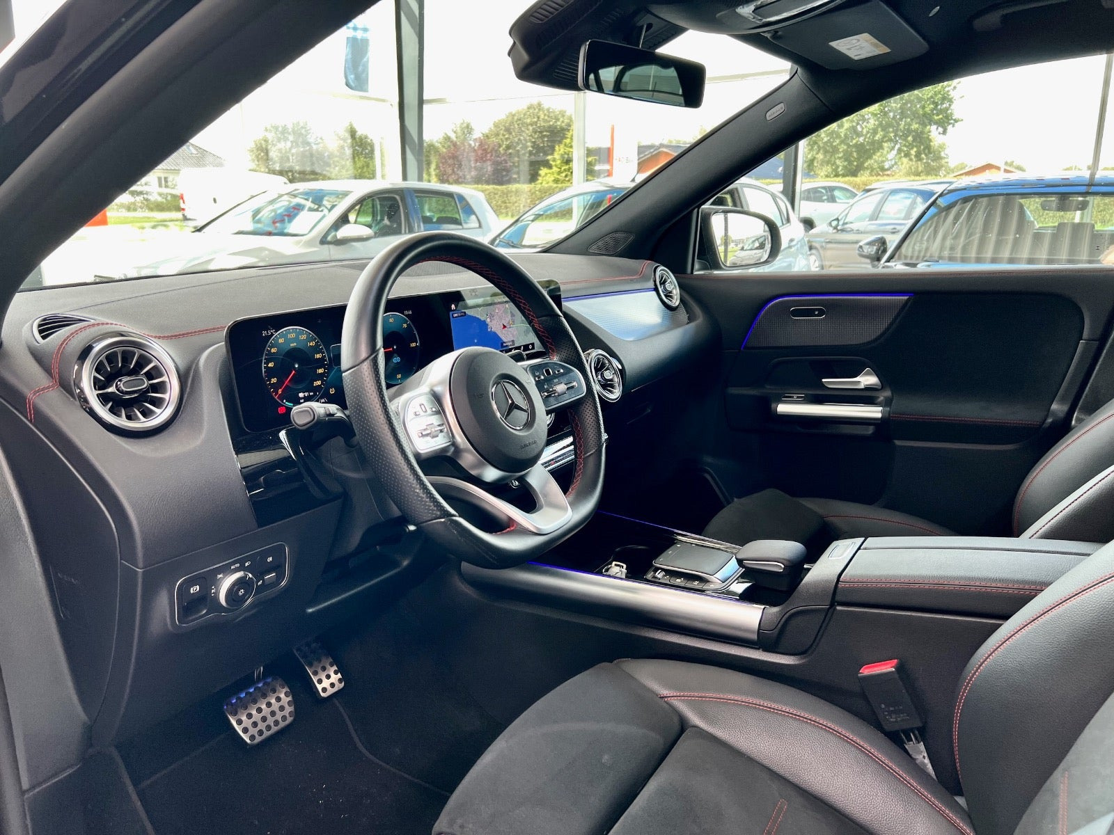 Sort Mercedes EQA250+ fra 2023