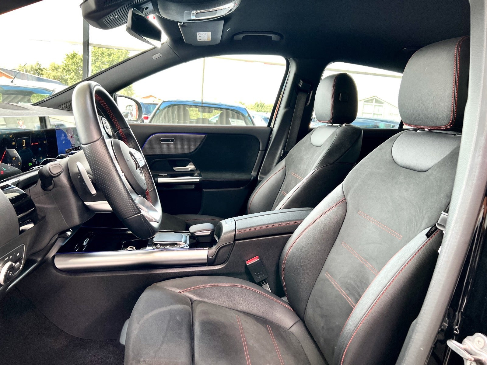Sort Mercedes EQA250+ fra 2023
