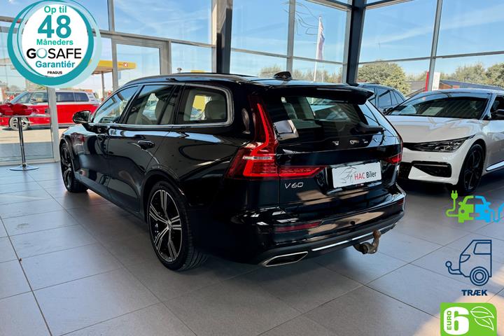 Gul Volvo V60 fra 2022
