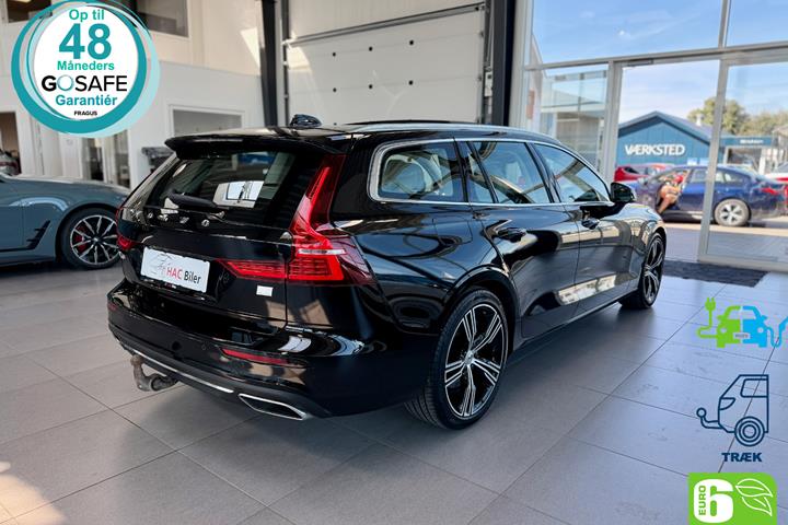 Gul Volvo V60 fra 2022