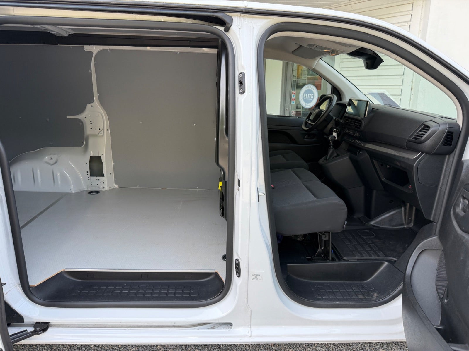 Hvid Citroën Jumpy fra 2026