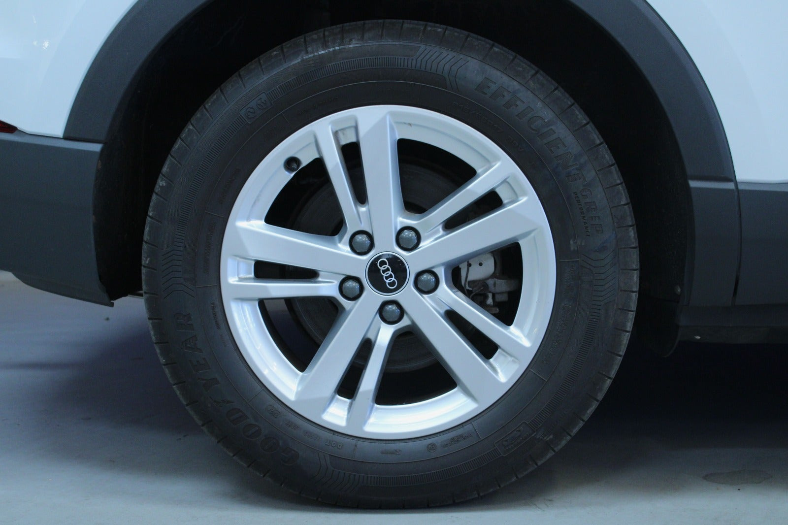 Hvid Audi Q3 fra 2021