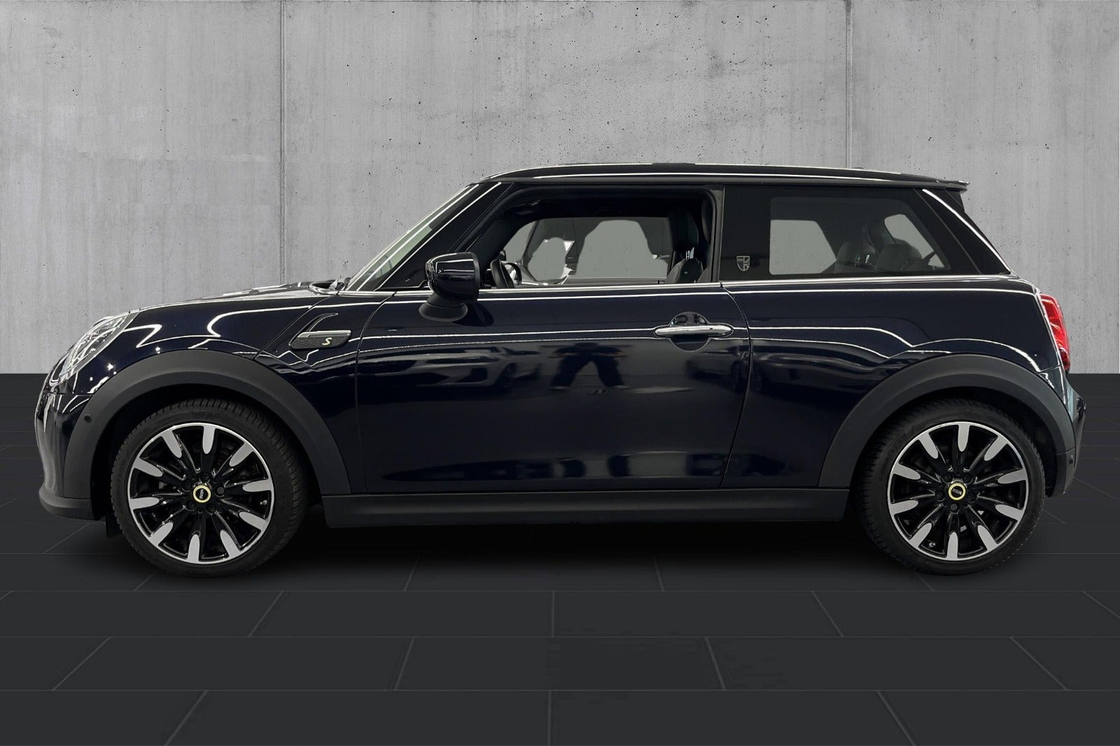 Sort Mini Cooper SE fra 2023