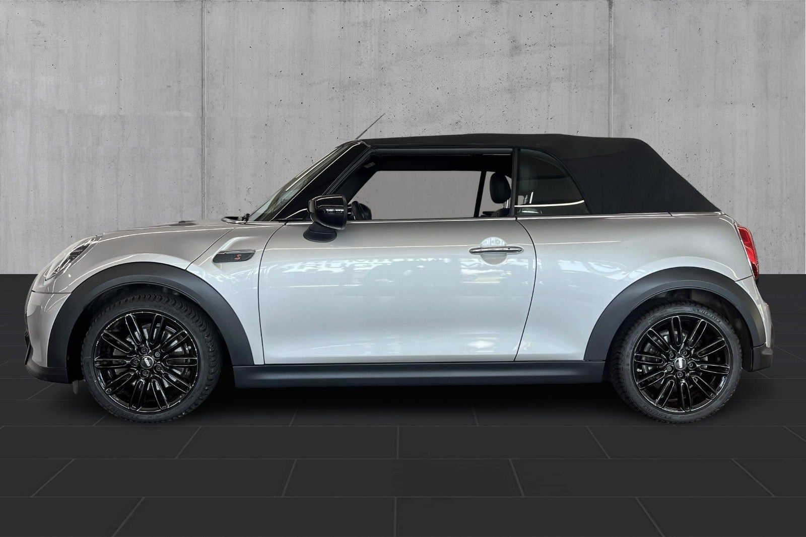 Sølv Mini Cooper S fra 2023