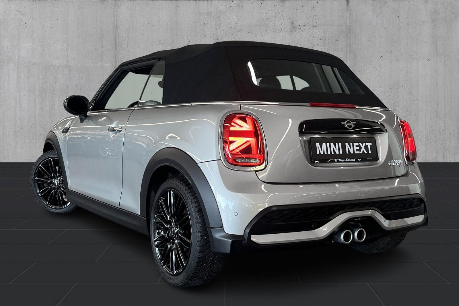 Sølv Mini Cooper S fra 2023