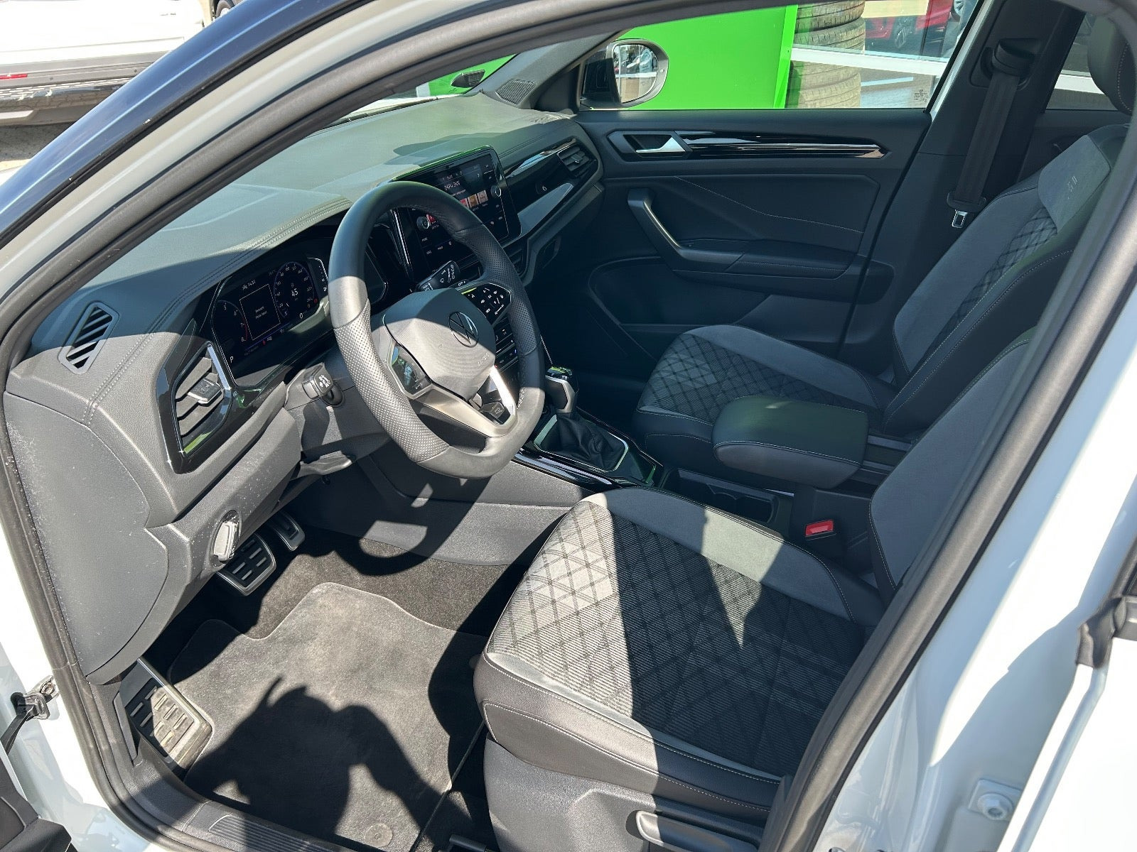 Hvid VW T-Roc fra 2022