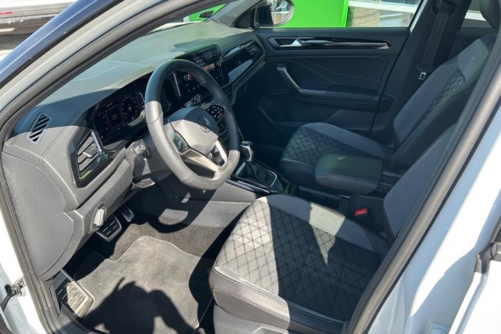Hvid VW T-Roc fra 2022