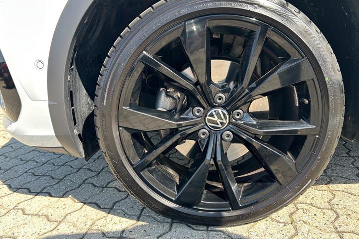 Hvid VW T-Roc fra 2022