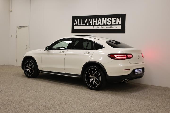 Hvid Mercedes GLC400 d fra 2021