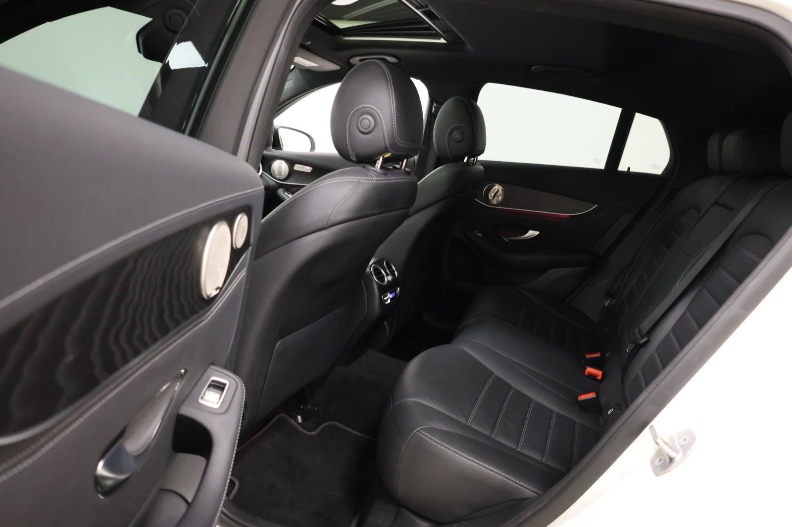 Hvid Mercedes GLC400 d fra 2021