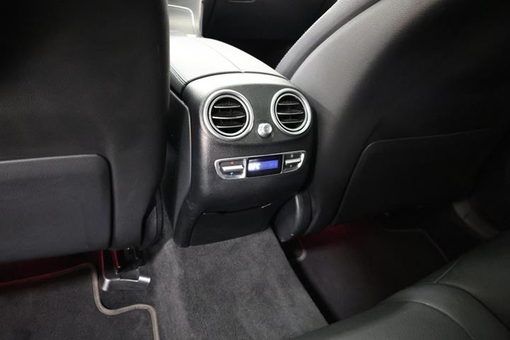 Hvid Mercedes GLC400 d fra 2021