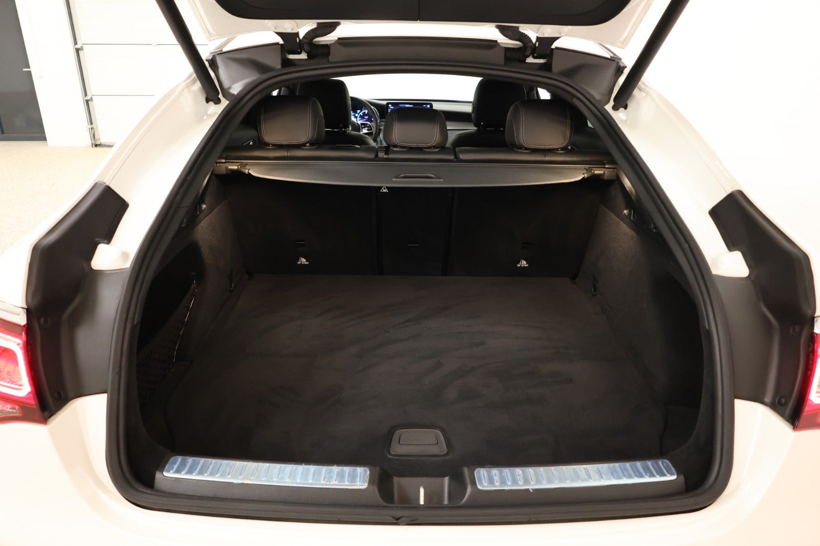 Hvid Mercedes GLC400 d fra 2021