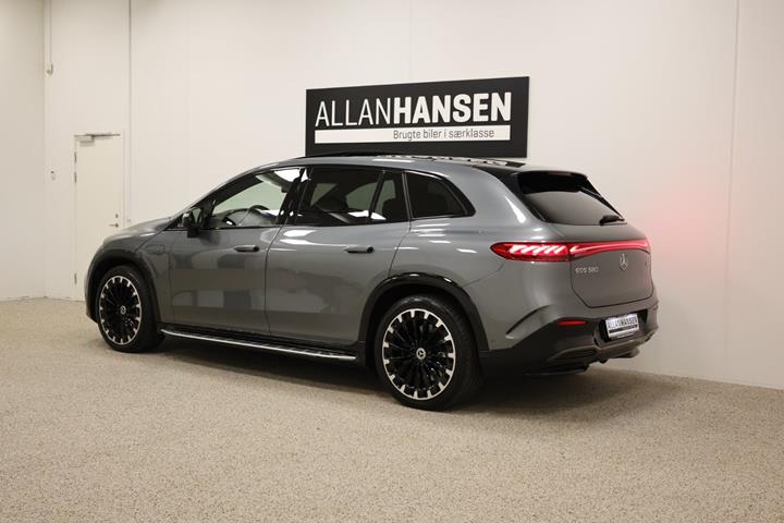 Grå Mercedes EQS580 SUV fra 2024
