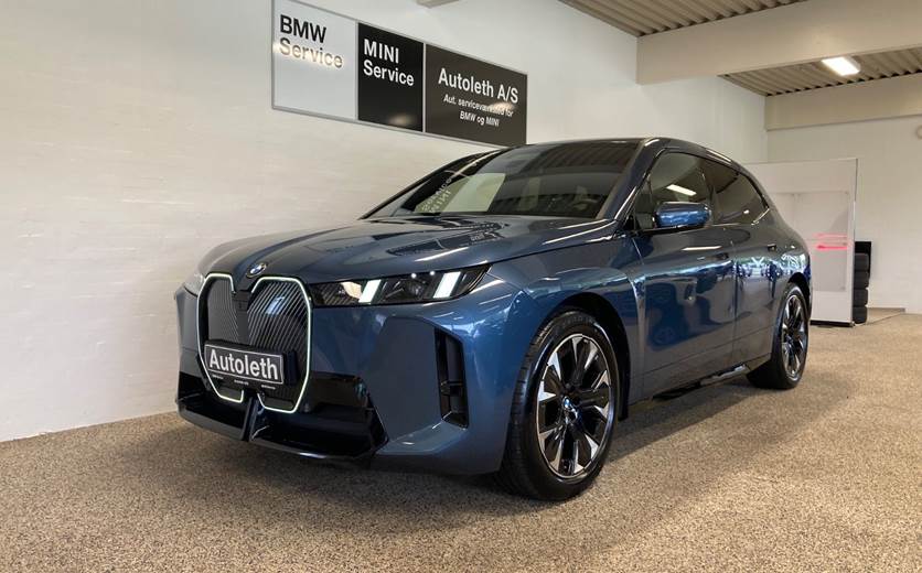 BMW iX xDrive45 M-Sport