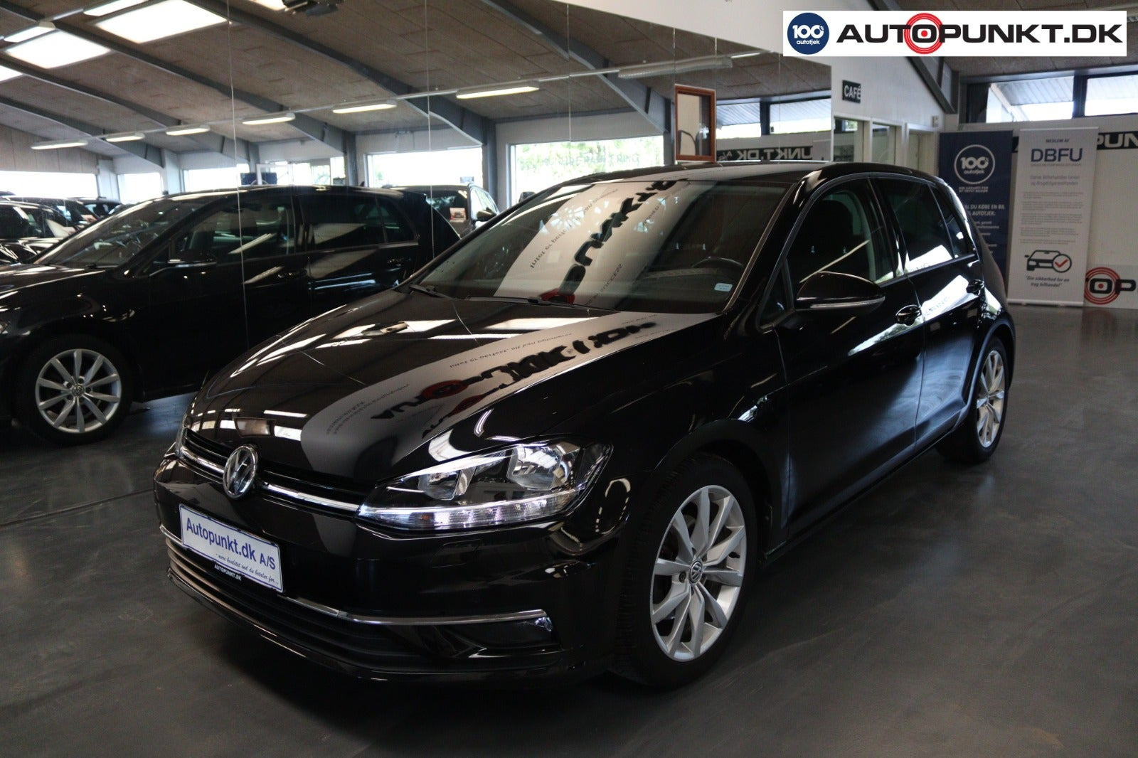 Sort VW Golf VII fra 2020