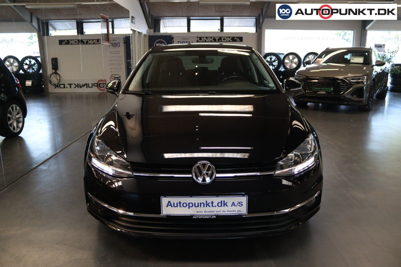 Sort VW Golf VII fra 2020