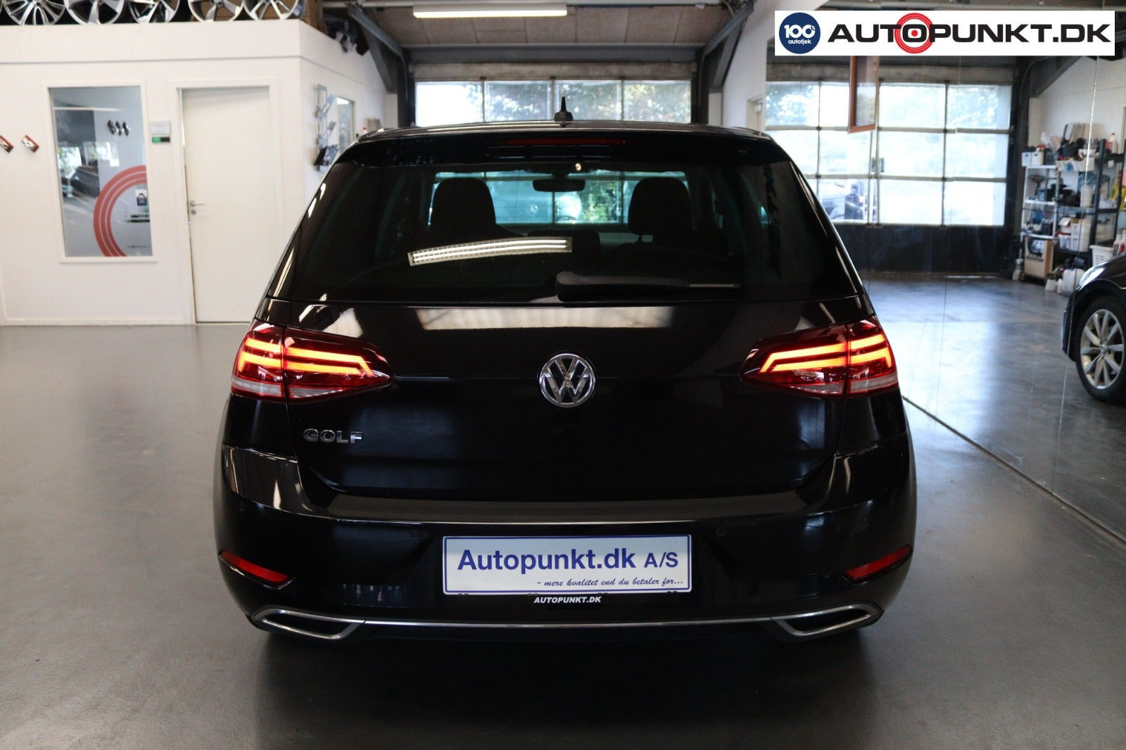 Sort VW Golf VII fra 2020