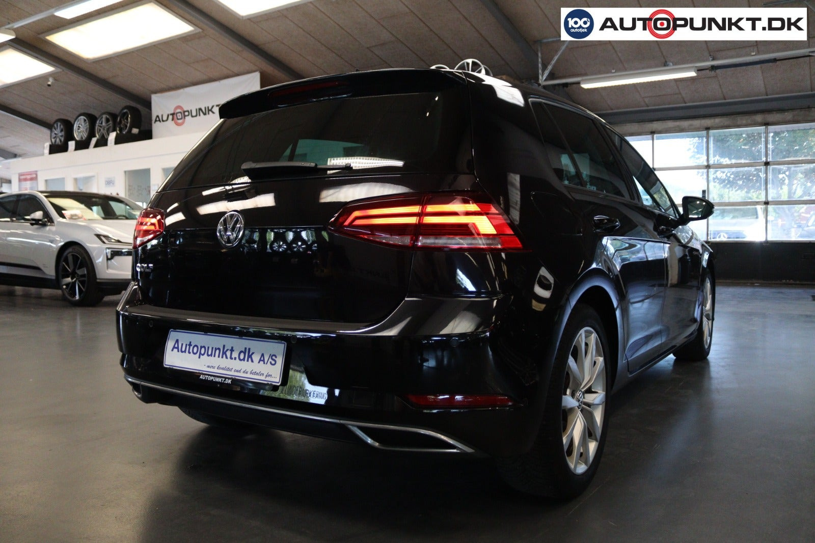 Sort VW Golf VII fra 2020