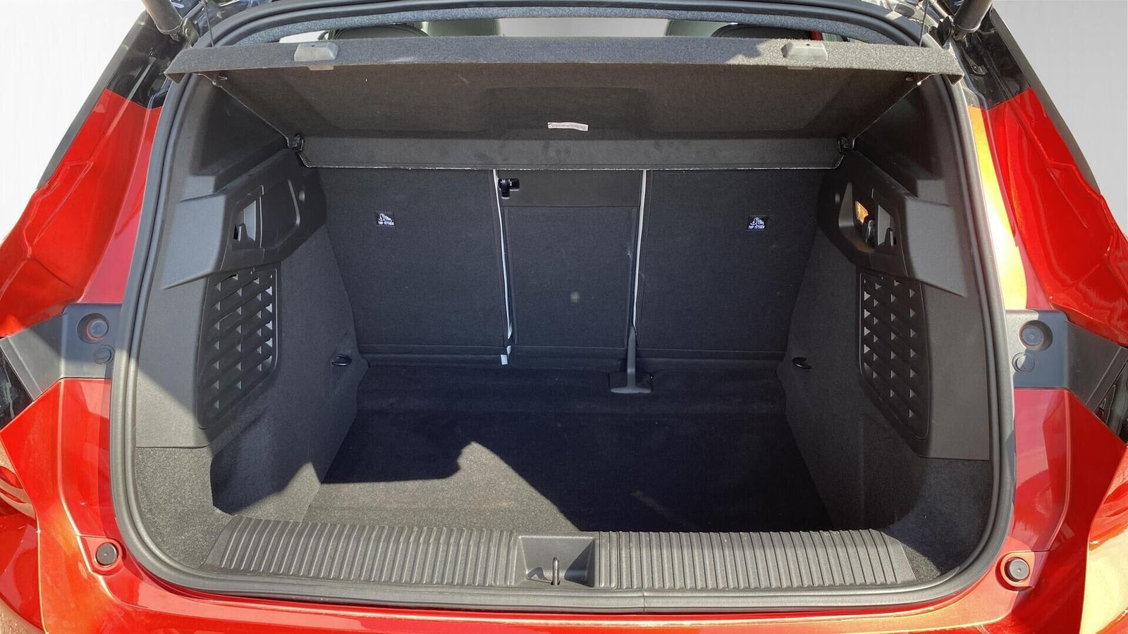 Rød Renault Scenic E-Tech fra 2025