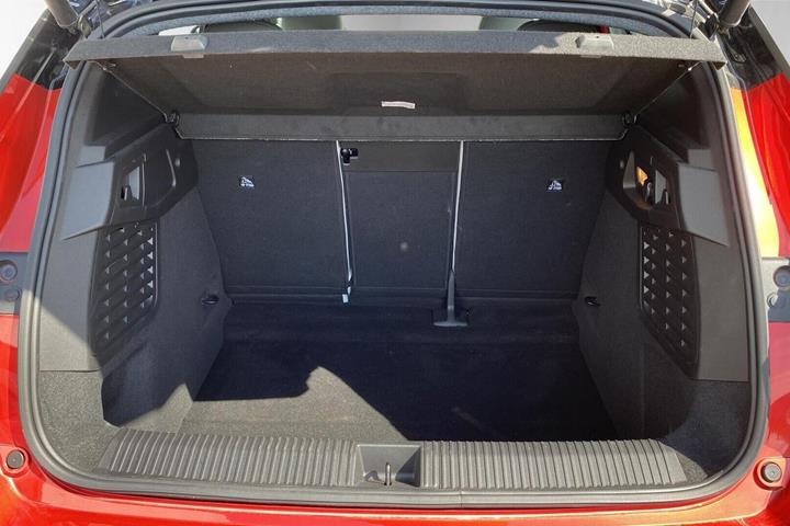 Rød Renault Scenic E-Tech fra 2025