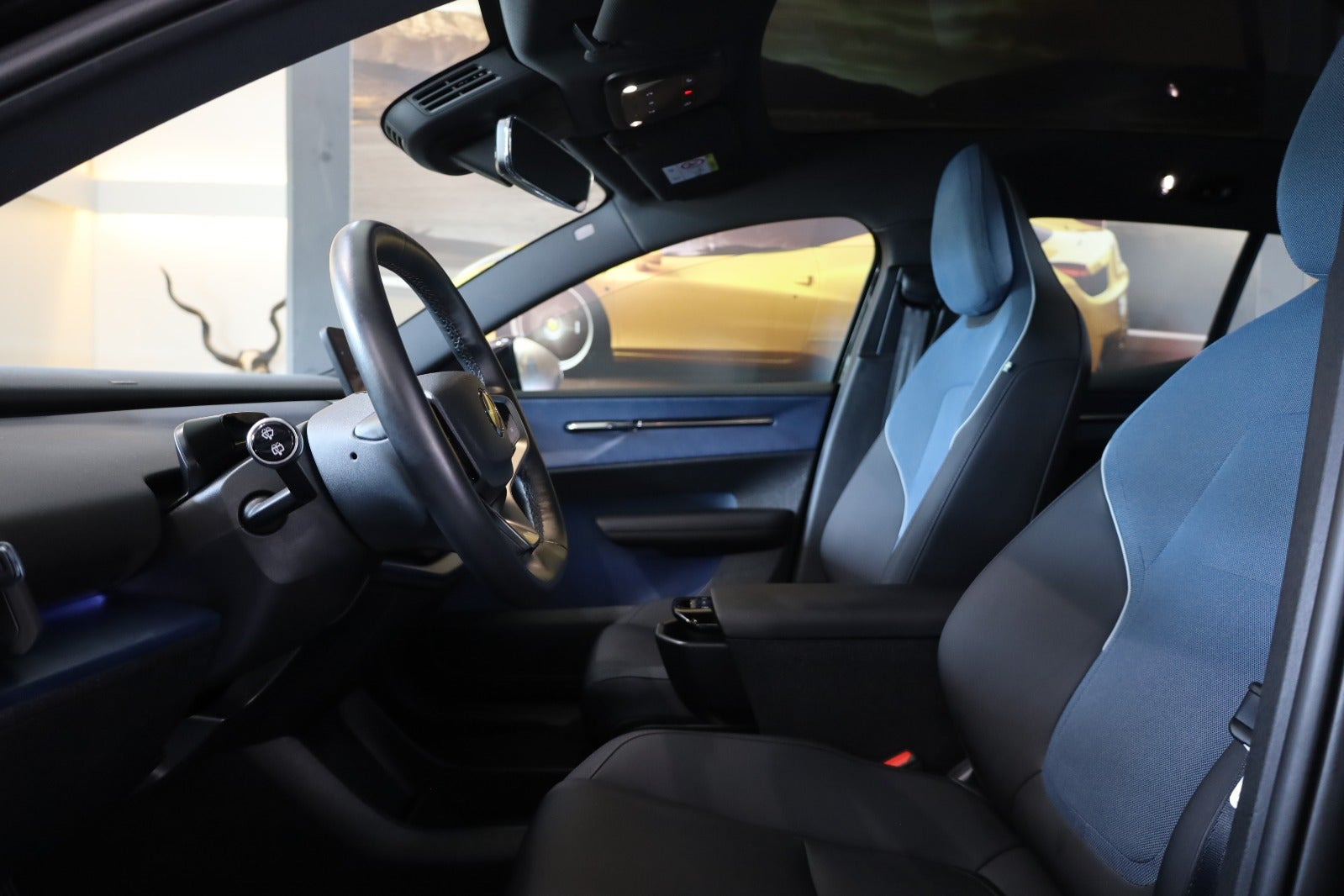 Sort Volvo EX30 fra 2024