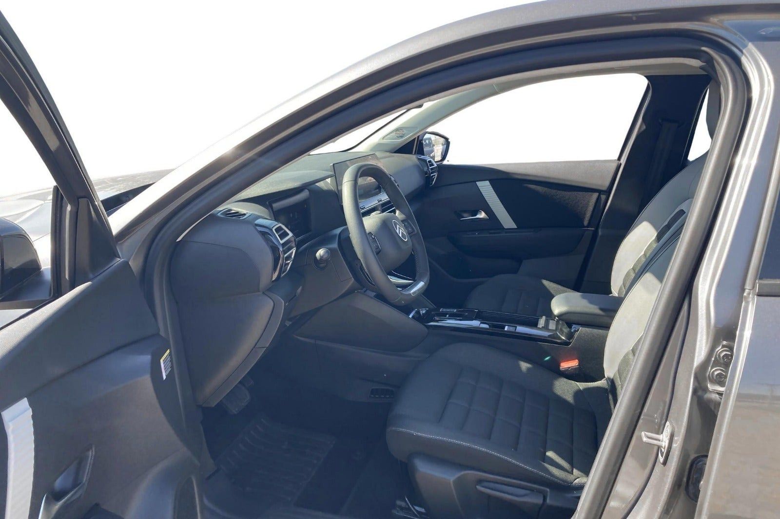 Grå Citroën ë-C4 fra 2025
