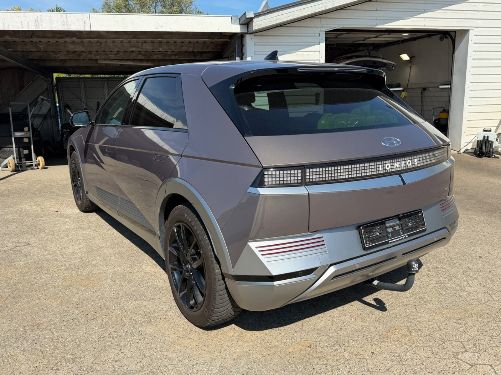 Grå Hyundai Ioniq 5 fra 2022