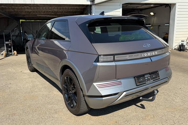 Grå Hyundai Ioniq 5 fra 2022