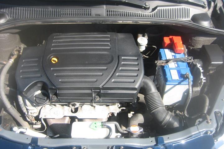Blå Suzuki SX4 fra 2011