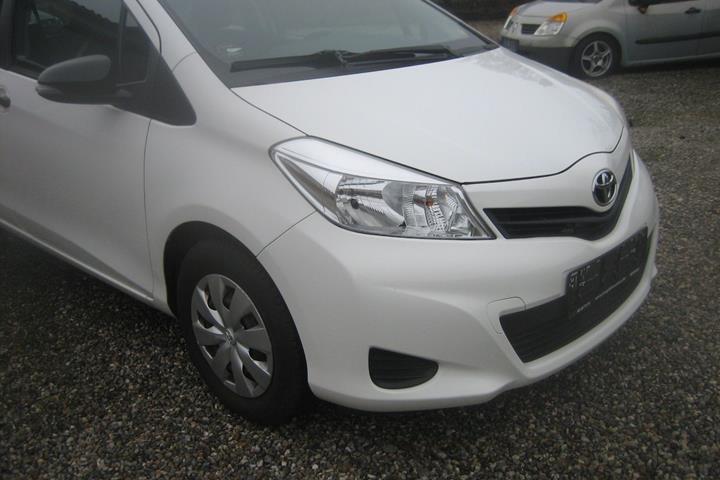 Hvid Toyota Yaris fra 2011